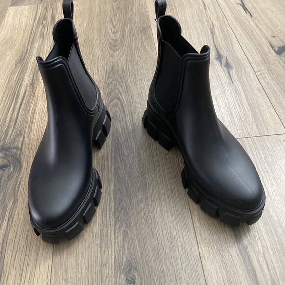 Jeffrey Campbell Matte Black Pleu Lug Sole Boots Size 7 Platform Chelsea Boot - Picture 1 of 9